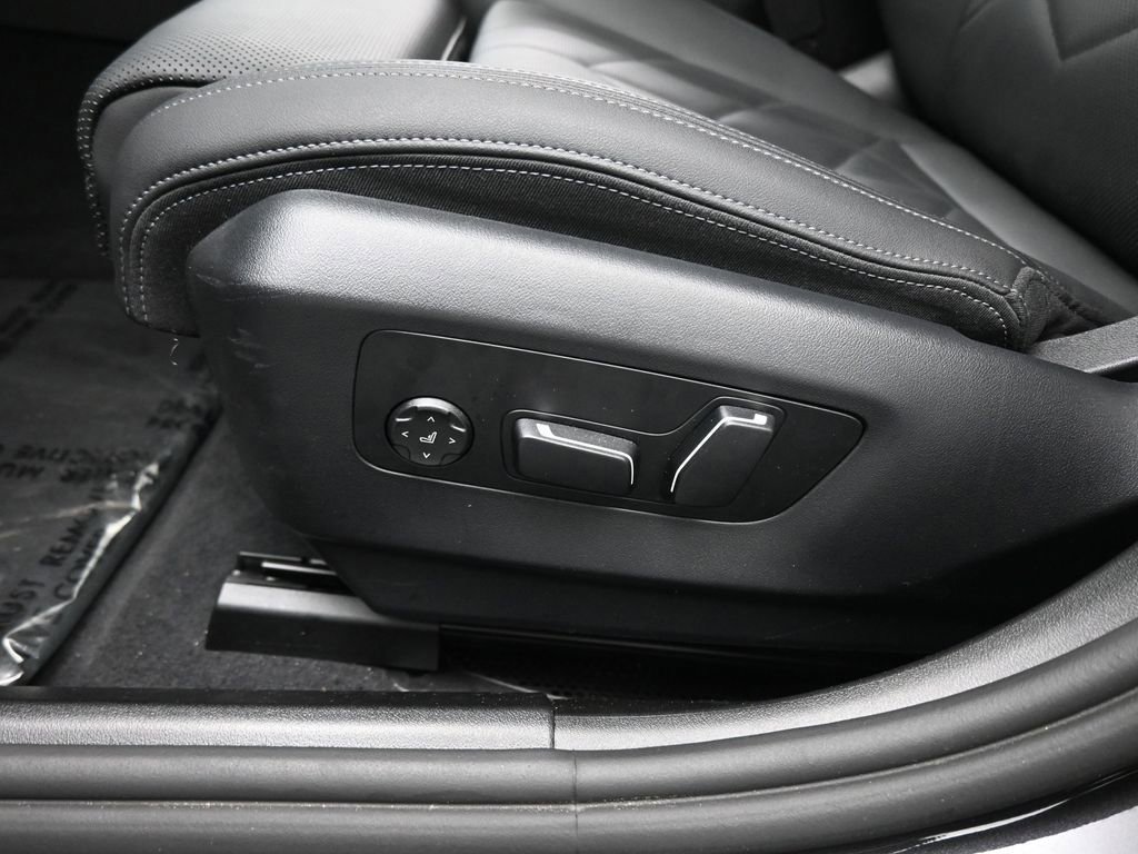 Used 2025 BMW 530i image 38