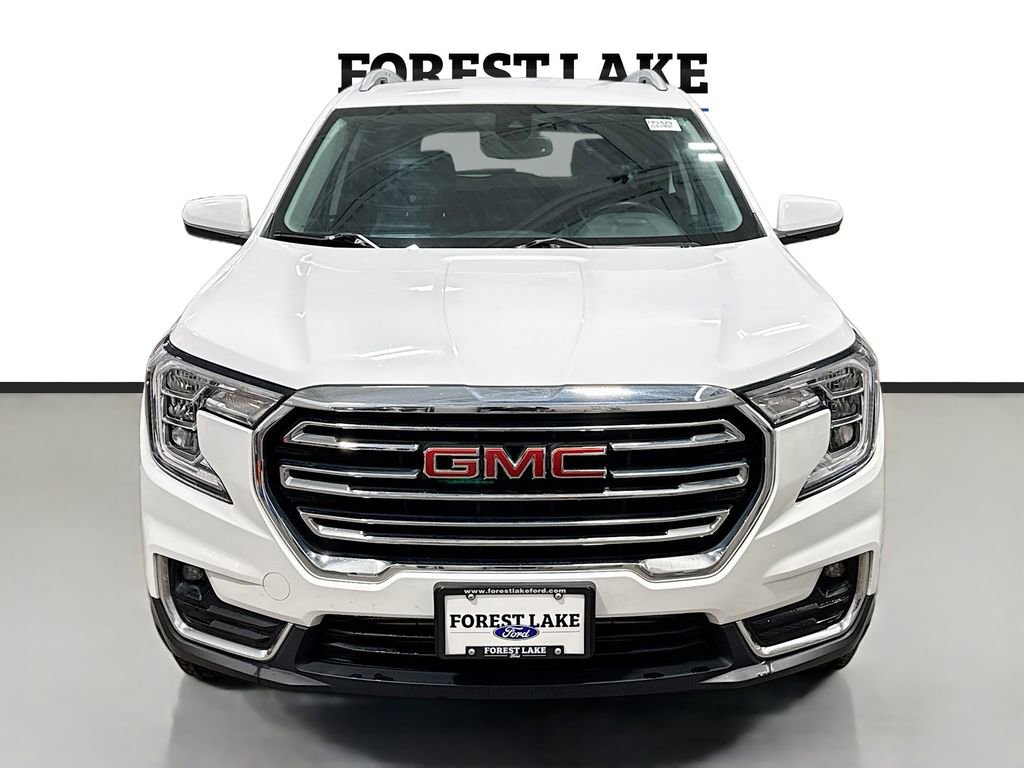Used 2024 GMC Terrain SLT image 2