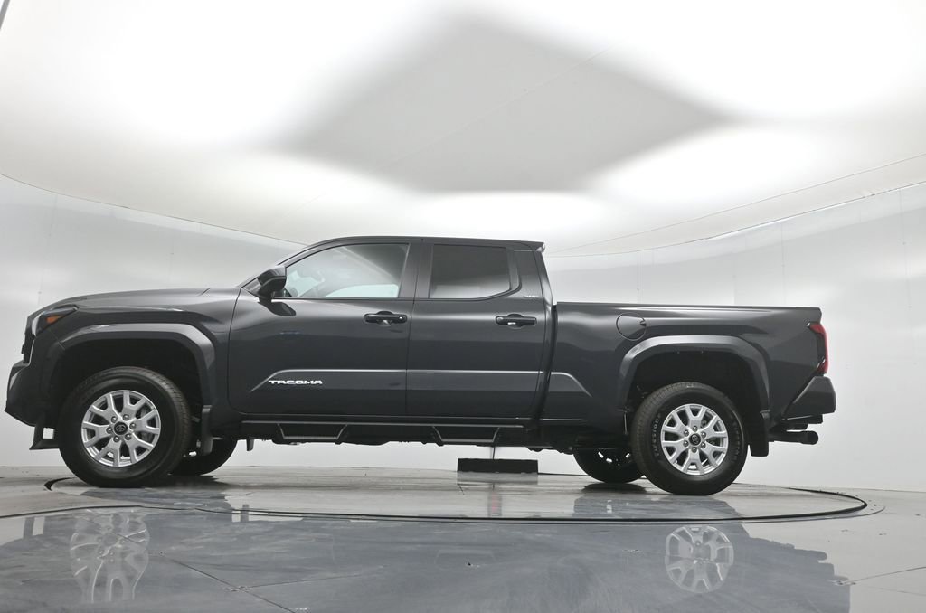 Used 2025 Toyota Tacoma SR5 image 7