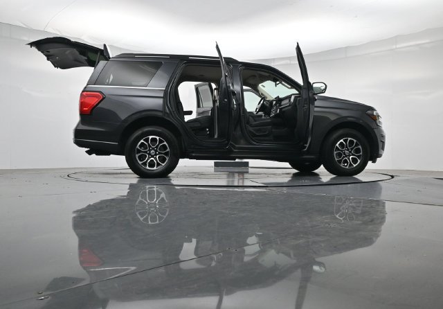 Certified 2024 Ford Expedition XLT RWD image 56