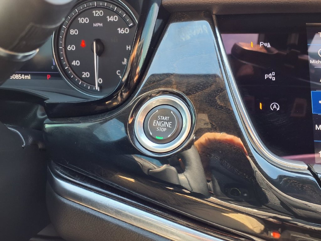 Used 2024 Cadillac XT6 Premium Luxury w/ Technology Package FWD image 14