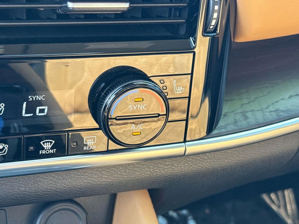 Used 2023 Nissan Rogue Platinum w/ Platinum Premium Package image 31