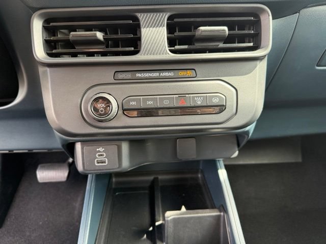 Certified 2025 Ford Maverick XL FWD image 17