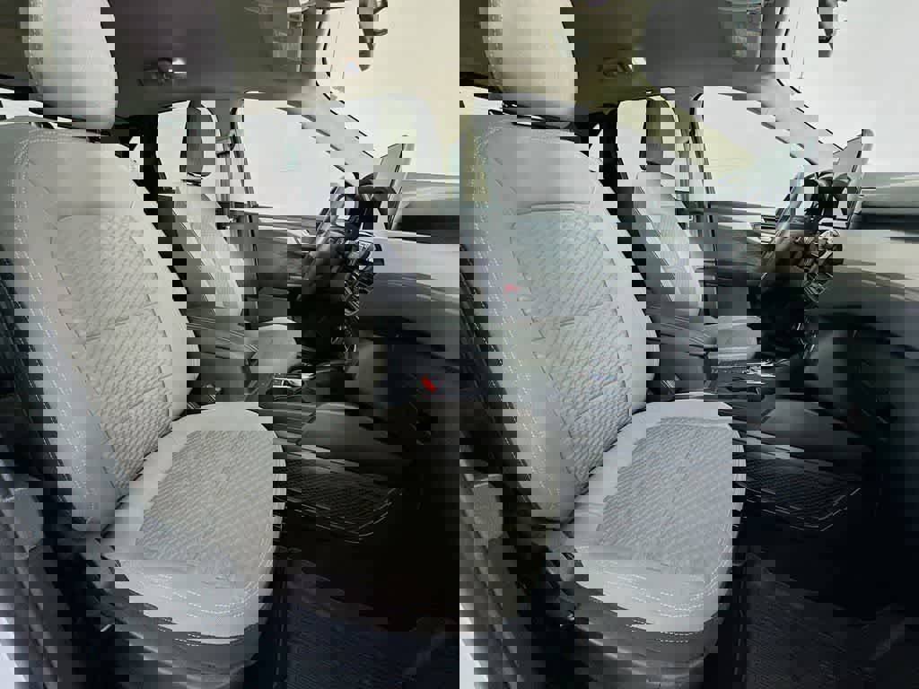 Certified 2020 Ford Escape SE image 18