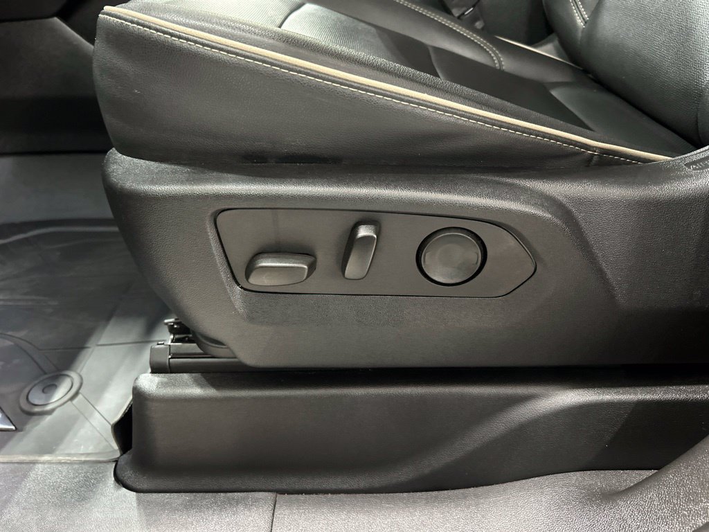 Used 2023 Chevrolet Tahoe Premier AWD/4WD image 11