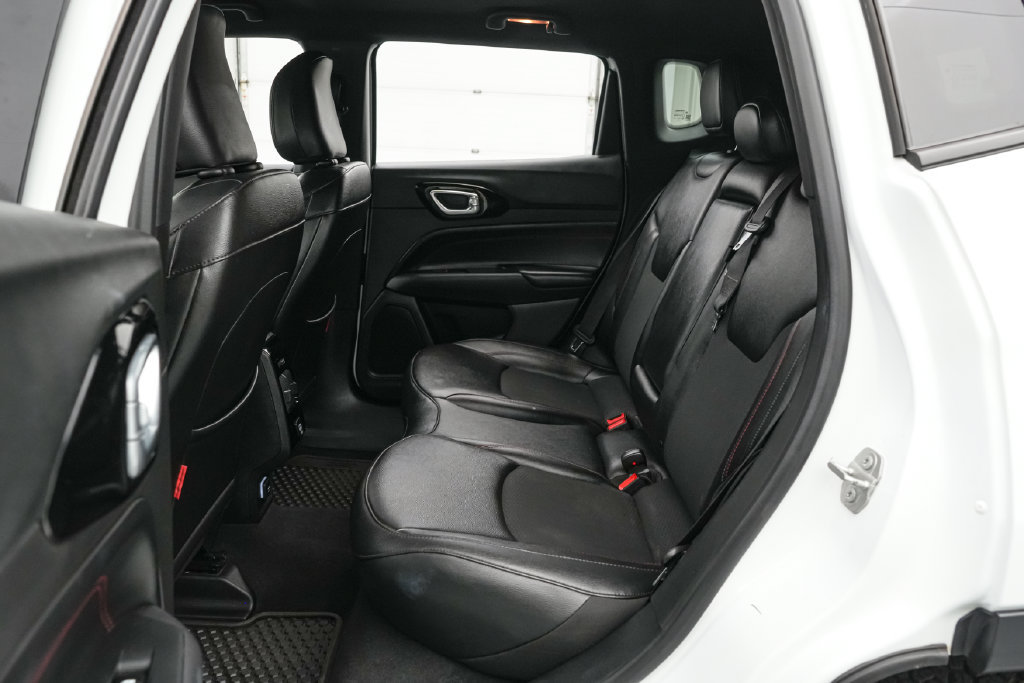 Used 2025 Jeep Compass Trailhawk AWD/4WD image 22