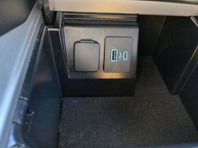 Certified 2024 Ford Explorer Limited image 24