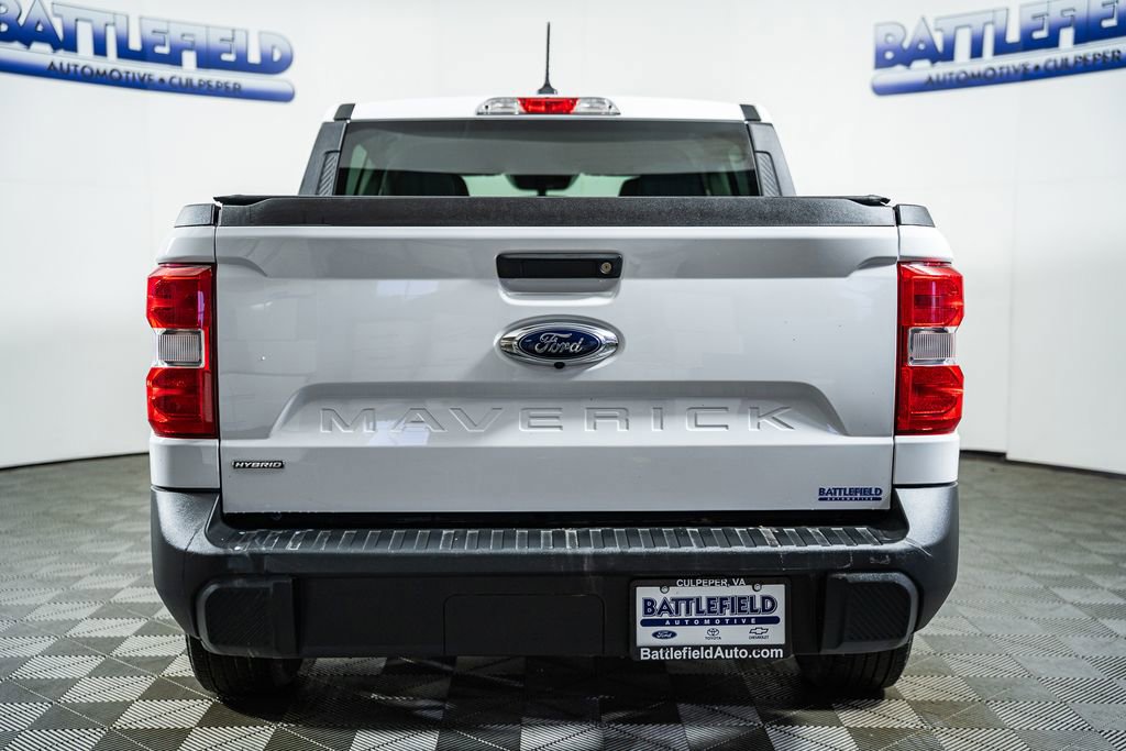 Certified 2022 Ford Maverick XLT image 3