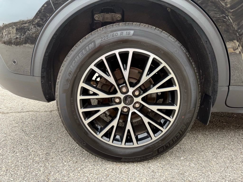 Certified 2024 Ford Escape SE w/ PHEV Premium Package image 23