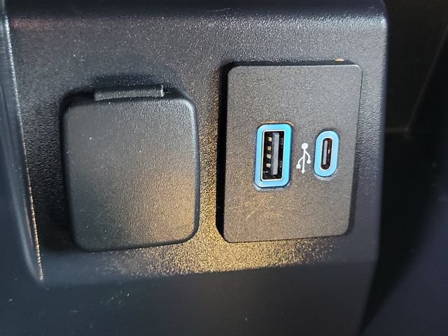 Certified 2023 Ford Explorer XLT RWD image 15