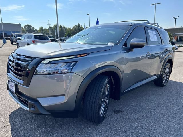 Used 2024 Nissan Pathfinder SL w/ SL Premium Package FWD image 26