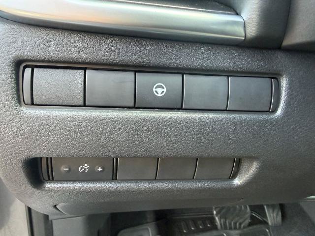 Used 2022 Nissan Rogue SV AWD/4WD image 31