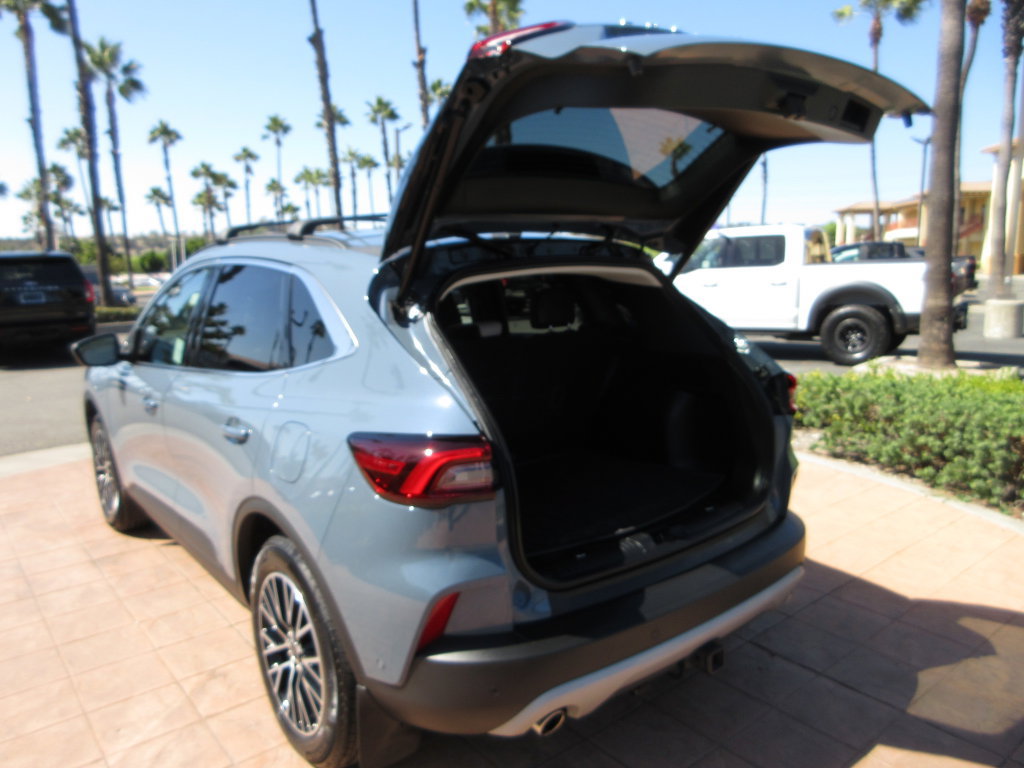 Certified 2023 Ford Escape SE w/ PHEV Premium Package FWD image 26