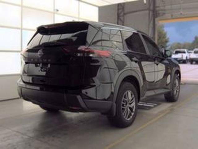 Used 2025 Nissan Rogue S FWD image 3