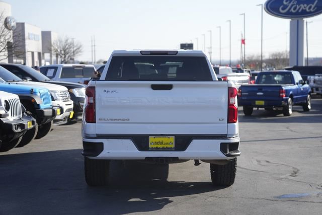 Used 2021 Chevrolet Silverado 1500 Custom w/ LPO, Blackout Package image 4