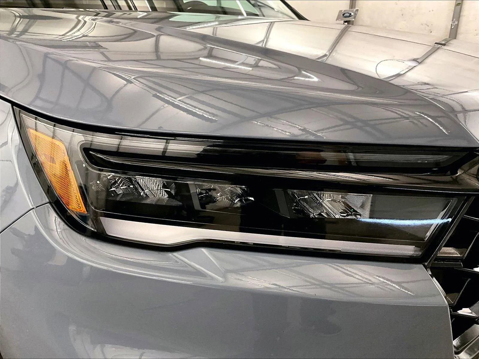 Used 2025 Honda Pilot TrailSport image 28