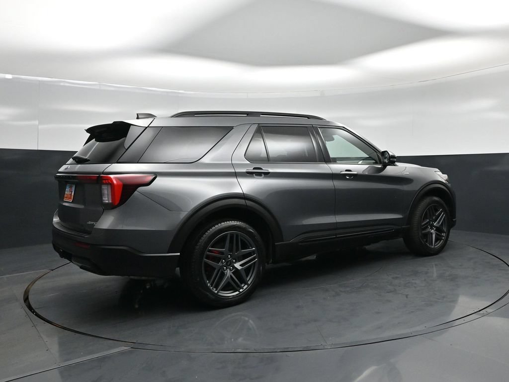 Certified 2025 Ford Explorer ST-Line w/ ST-Line Street Pack AWD/4WD image 24