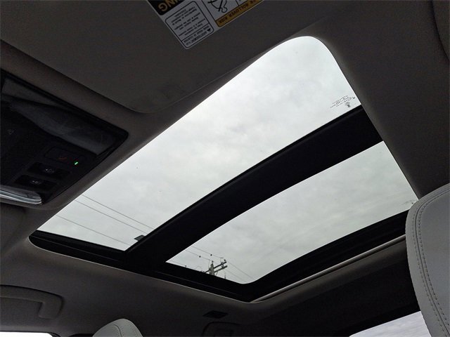 Used 2025 Mitsubishi Outlander SE image 15