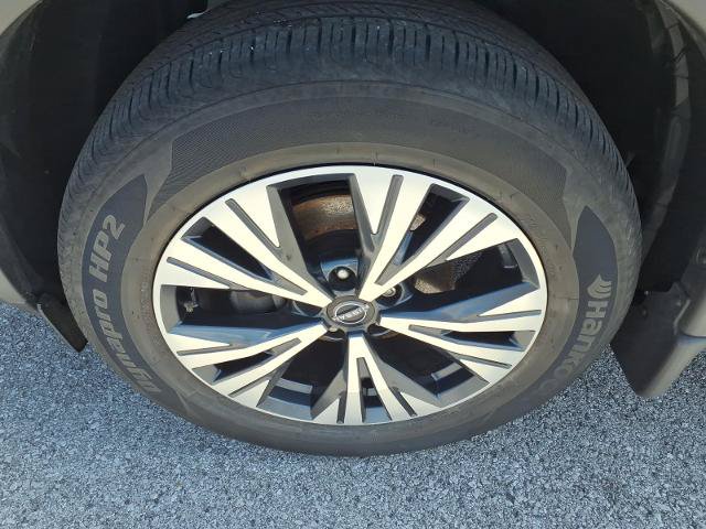 Used 2023 Nissan Rogue SV AWD/4WD image 5