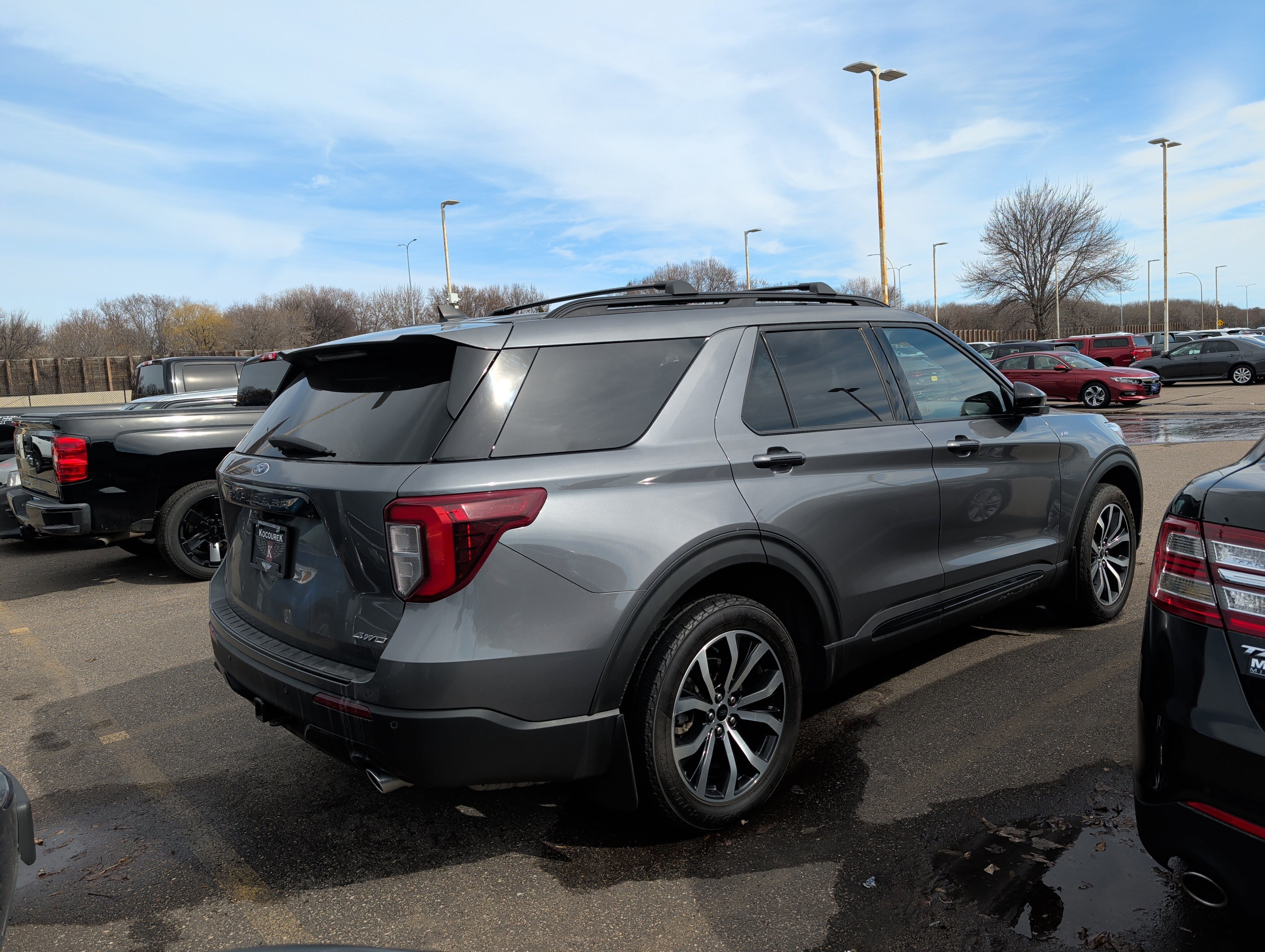 Certified 2022 Ford Explorer ST-Line w/ Class IV Trailer Tow Package image 3