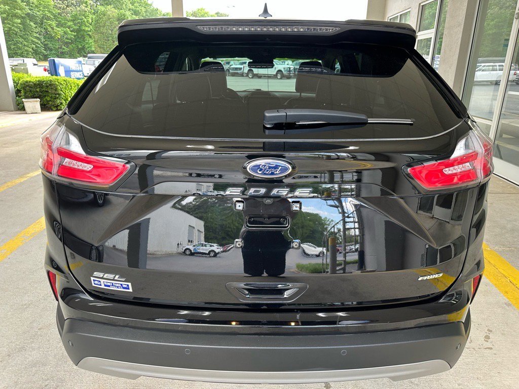 Certified 2023 Ford Edge SEL w/ Convenience Package image 2