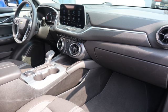 Used 2025 Chevrolet Blazer LT AWD/4WD image 37