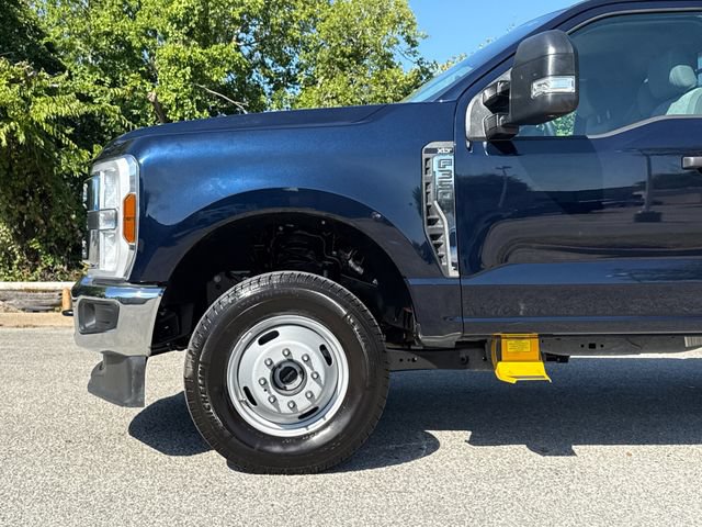 Certified 2025 Ford F350 XLT AWD/4WD image 5