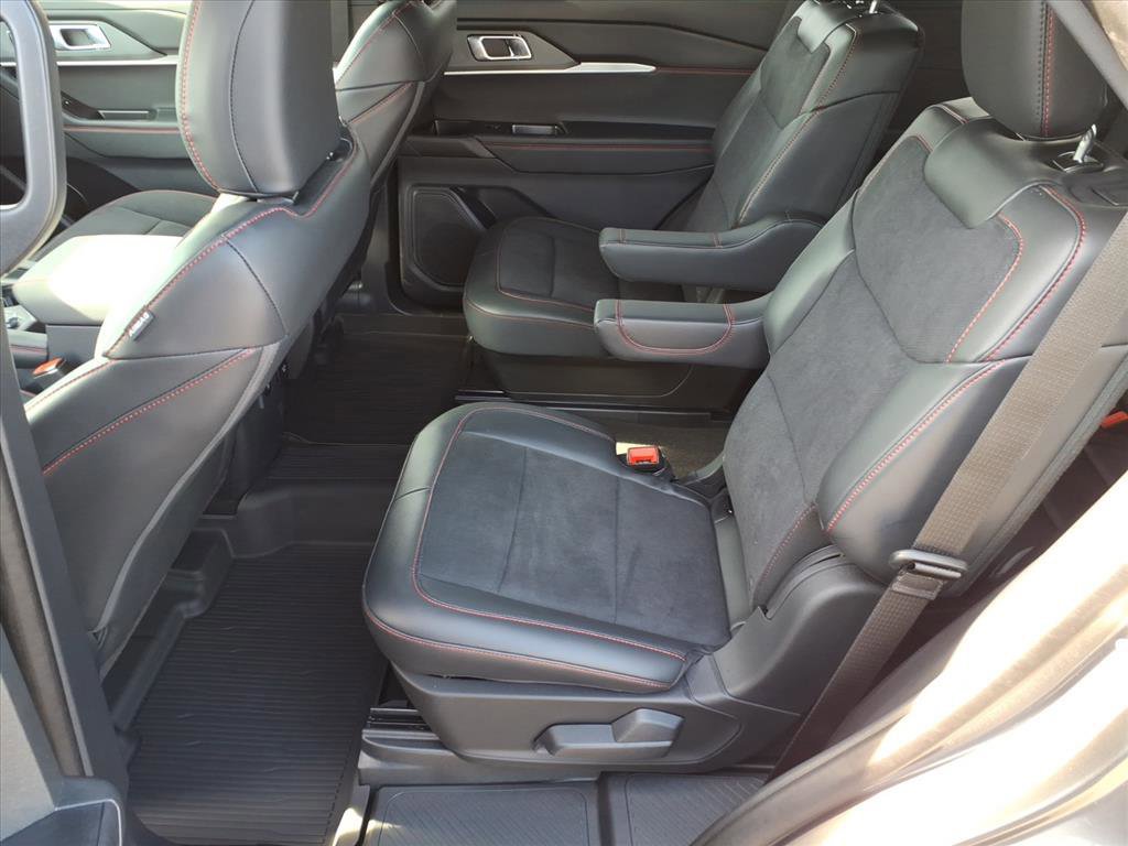 Certified 2025 Ford Explorer ST image 6