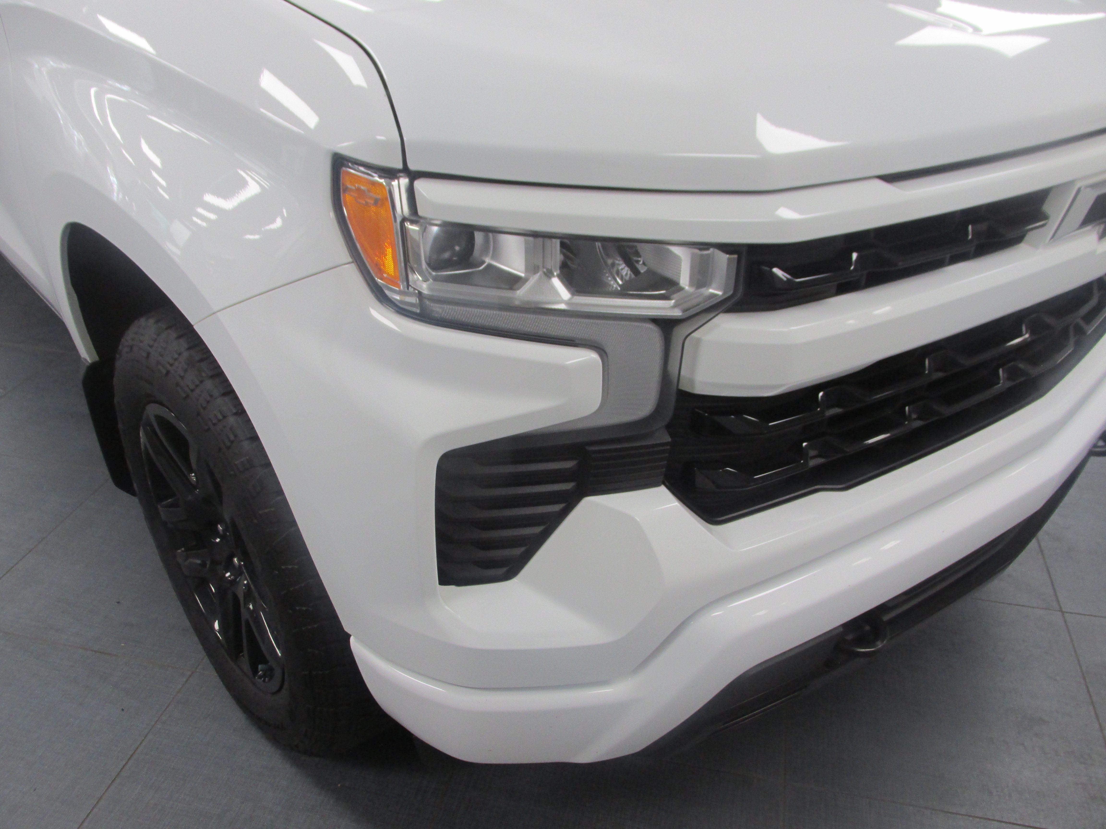 Used 2023 Chevrolet Silverado 1500 RST w/ Z71 Off-Road Package AWD/4WD image 10