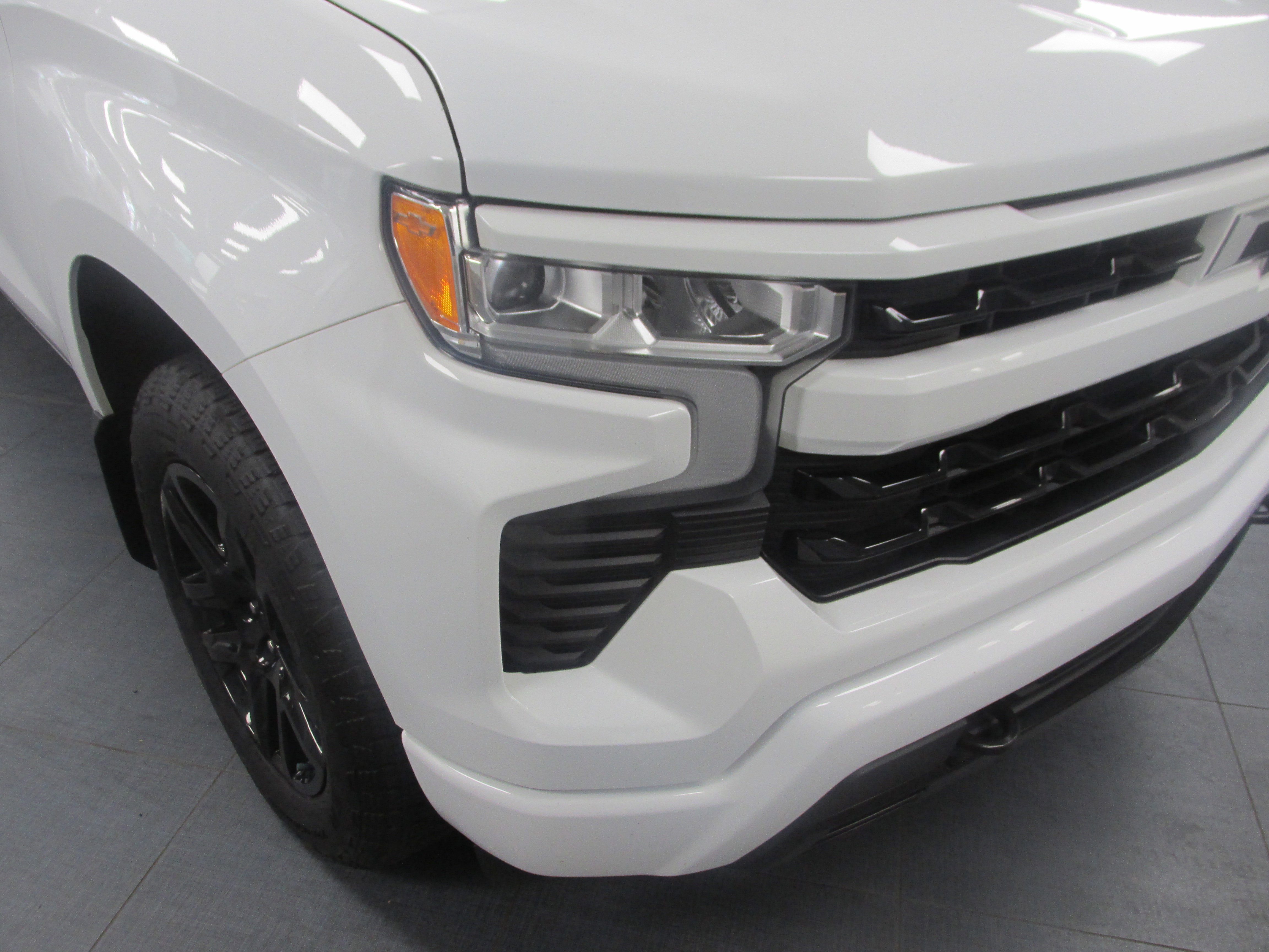 Used 2023 Chevrolet Silverado 1500 RST w/ Z71 Off-Road Package AWD/4WD image 10
