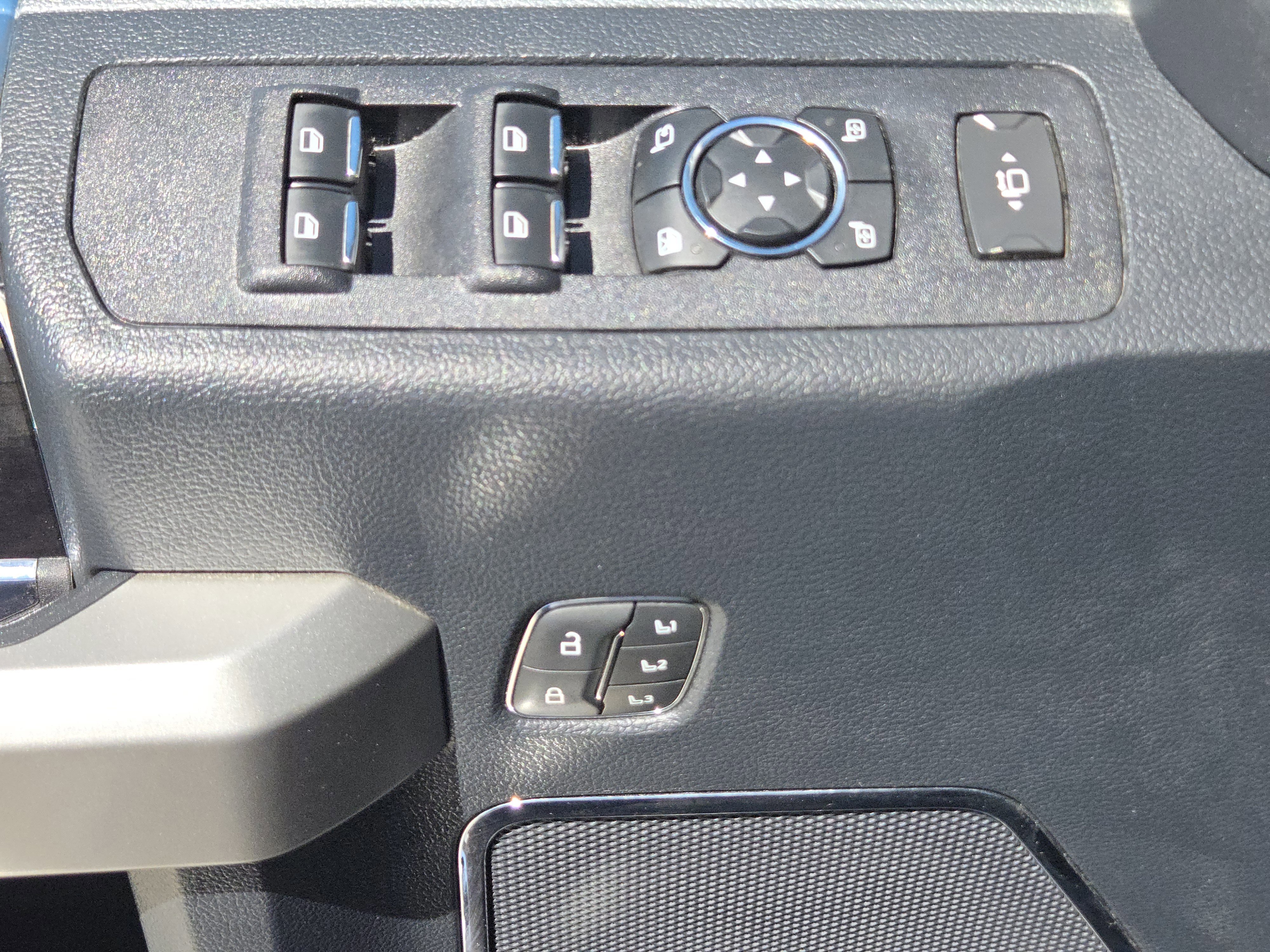 Certified 2022 Ford F250 Lariat w/ Lariat Value Package image 22