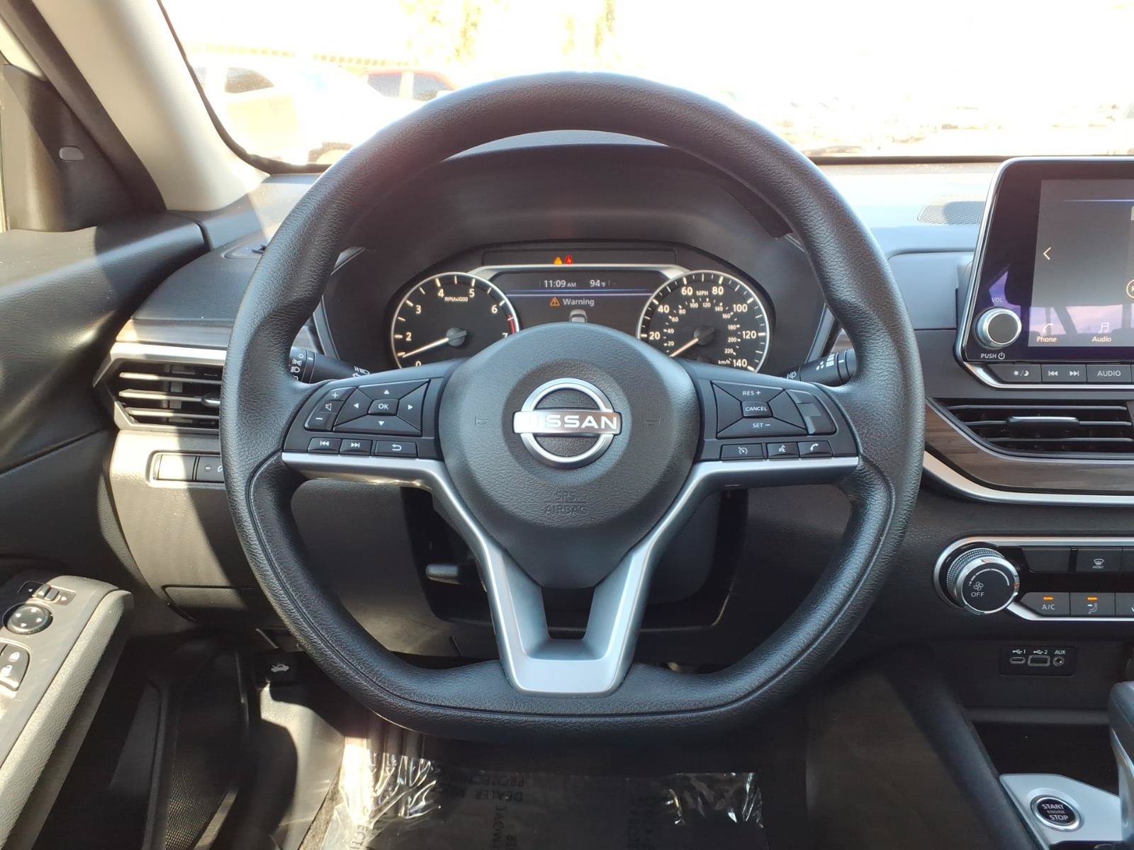 Used 2025 Nissan Altima 2.5 SV FWD image 19