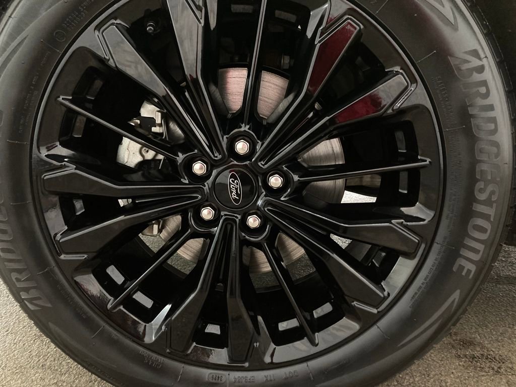 Certified 2023 Ford Escape ST-Line Elite w/ Premium Technology Package image 31