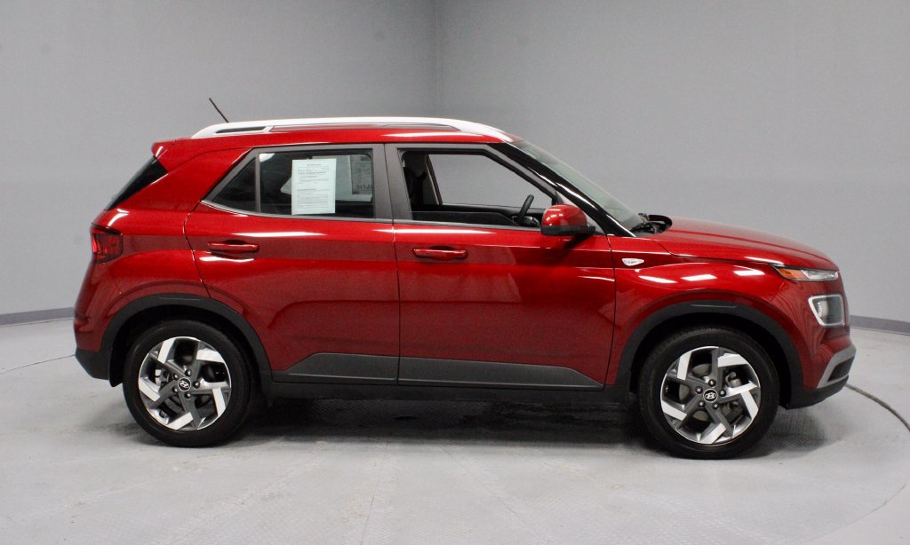 Used 2025 Hyundai Venue SEL FWD image 5