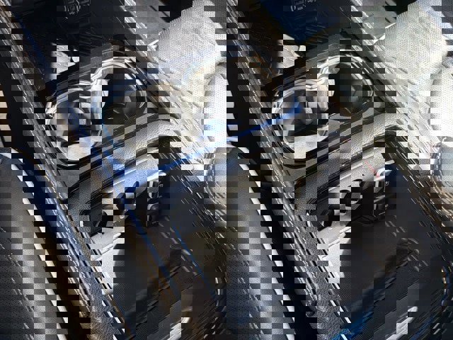 Used 2025 Chrysler Pacifica Limited image 23