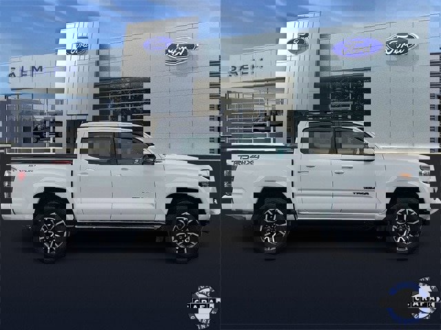 Used 2023 Toyota Tacoma TRD Sport image 2