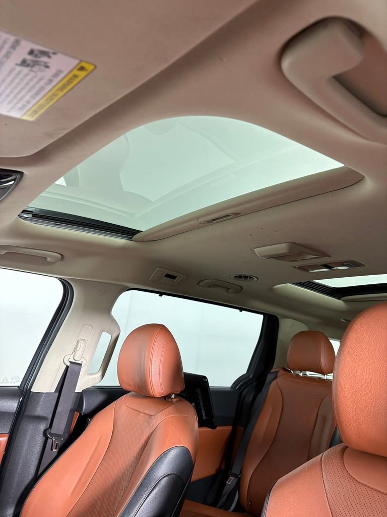 Used 2023 Kia Carnival SX Prestige image 25