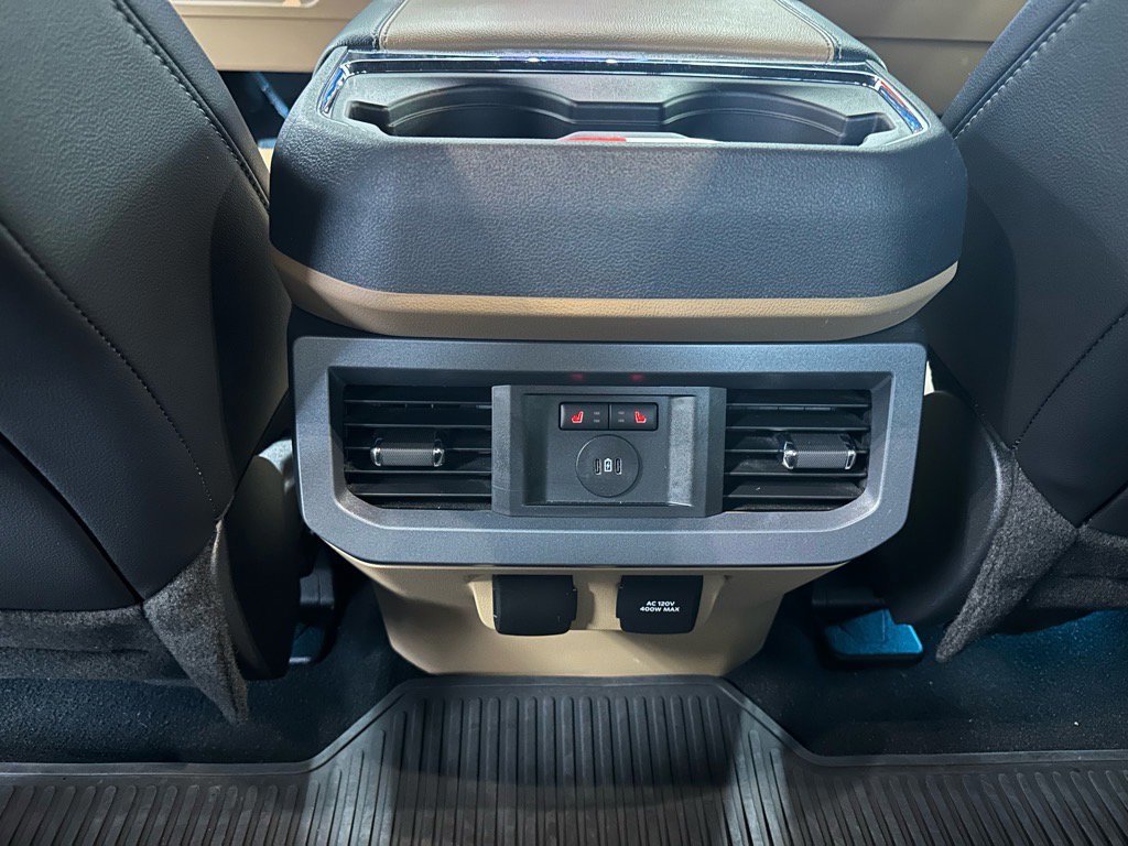 Certified 2024 Ford F250 Lariat w/ Chrome Package image 35