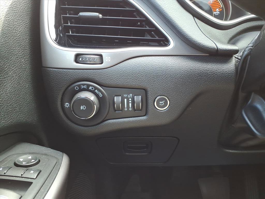 Used 2021 Jeep Cherokee Limited image 16