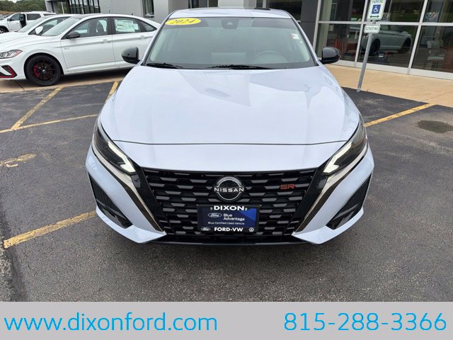 Used 2024 Nissan Altima 2.5 SR w/ SR Premium Package FWD image 2