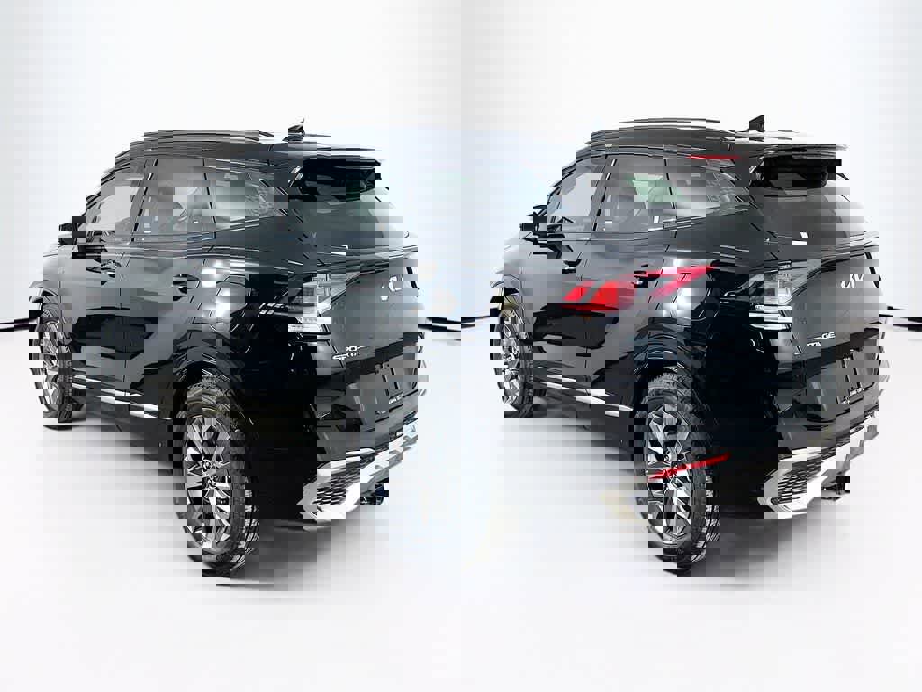 Used 2023 Kia Sportage SX image 3