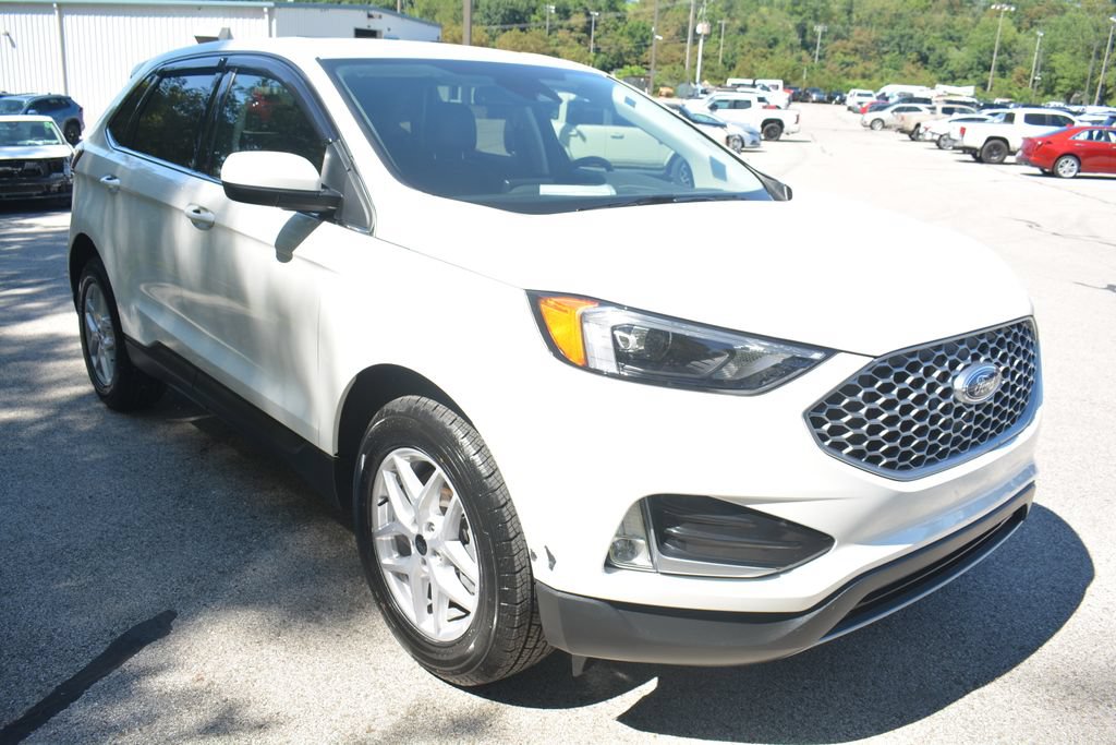 Certified 2024 Ford Edge SEL w/ Convenience Package AWD/4WD image 4