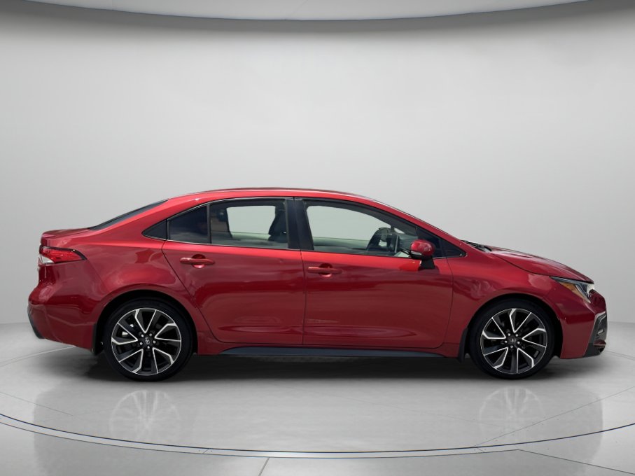 Used 2021 Toyota Corolla SE FWD image 2