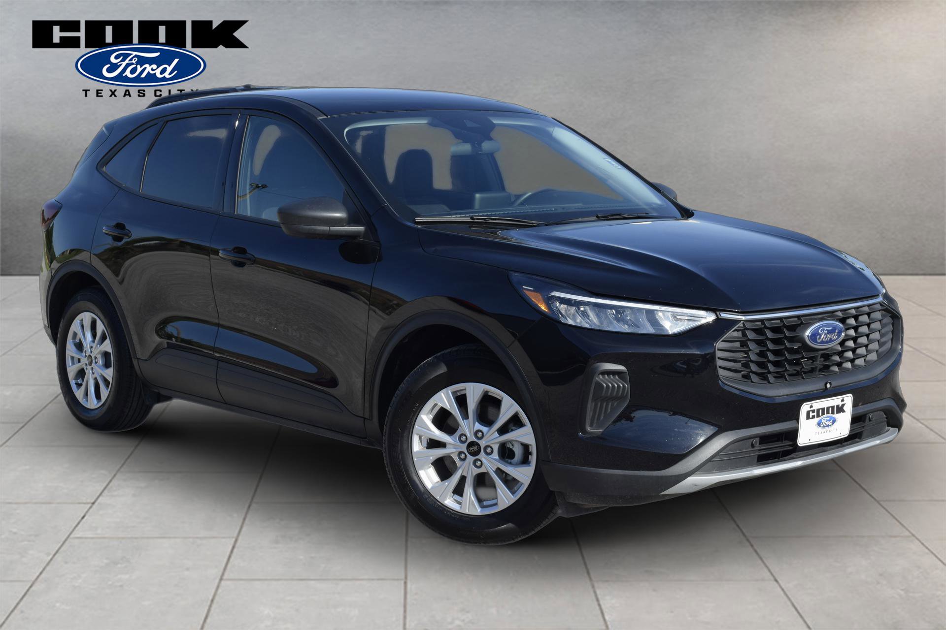 Certified 2025 Ford Escape Active FWD image 3