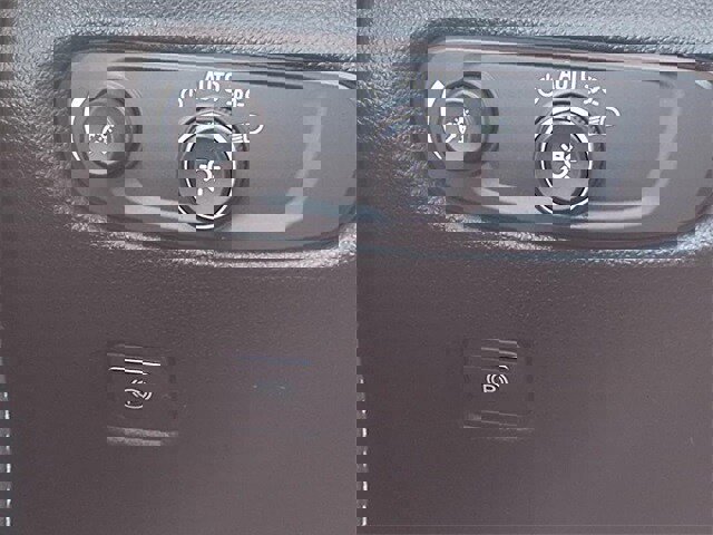 Used 2019 Chevrolet Blazer LT image 23