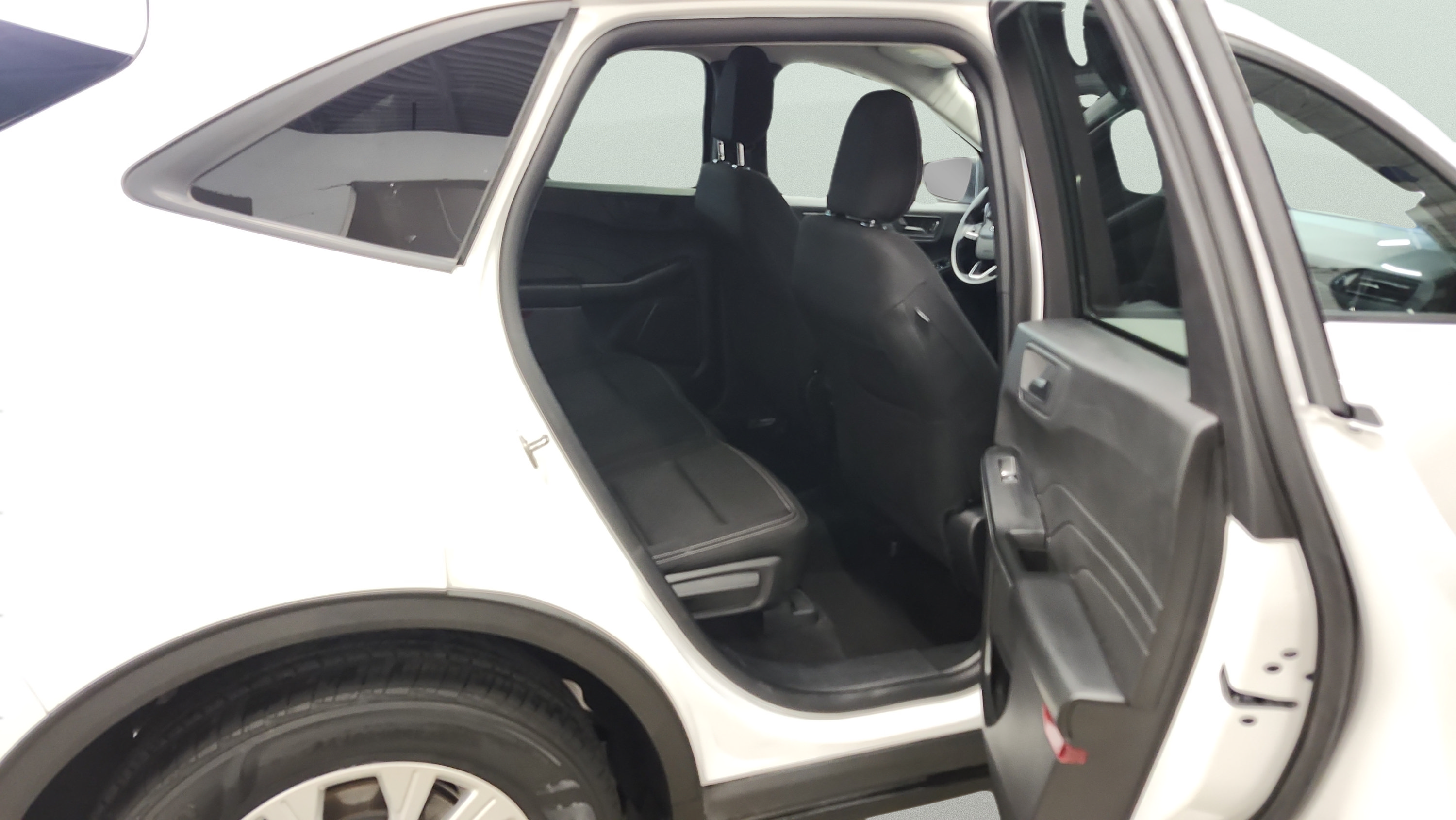 Certified 2025 Ford Escape Active w/ Tech Pack #1 AWD/4WD image 16