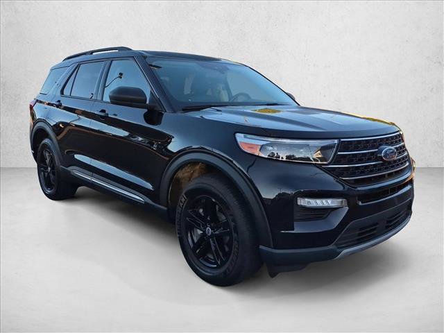Certified 2021 Ford Explorer XLT w/ Equipment Group 202A AWD/4WD image 3