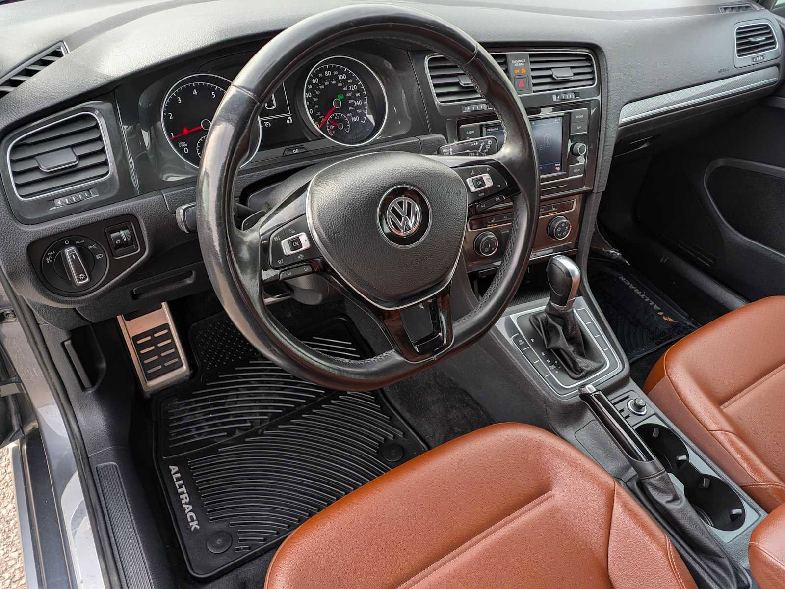 Used 2019 Volkswagen Golf Alltrack S image 9