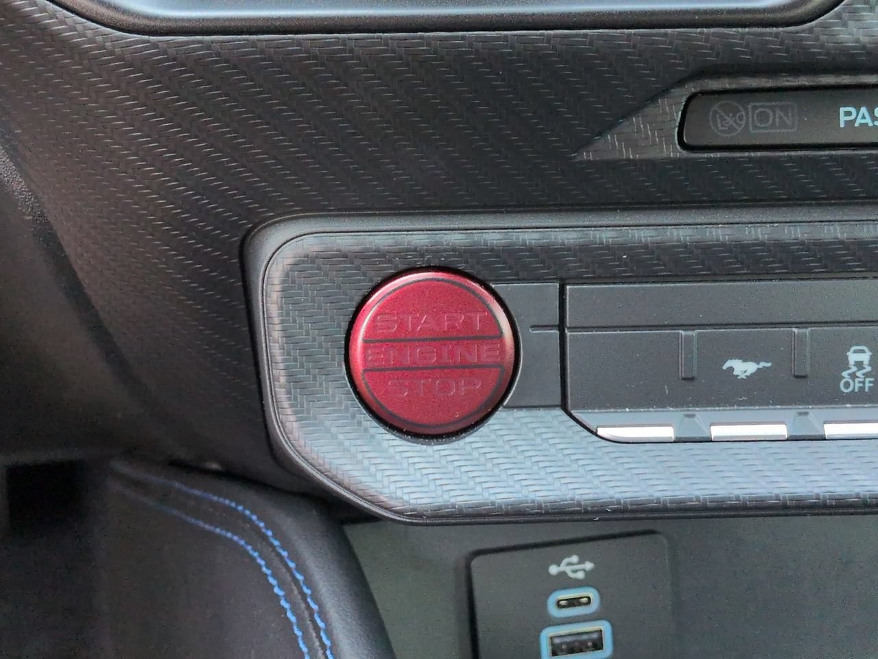 Certified 2025 Ford Mustang Dark Horse RWD image 27