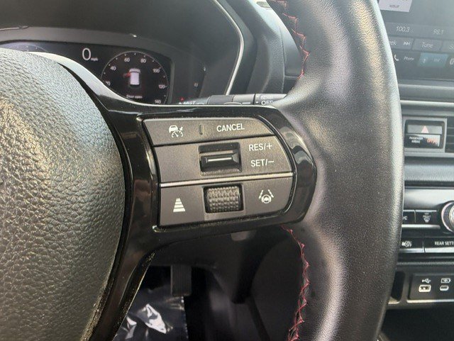 Used 2025 Honda Pilot Black Edition image 17